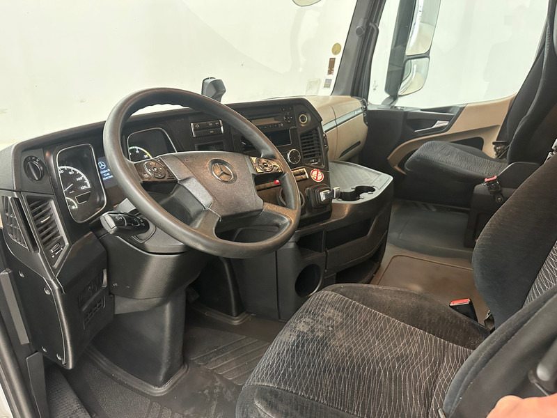 Xe đầu kéo Mercedes-Benz Actros 1842: hình 8 Xe đầu kéo Mercedes-Benz Actros 1842: hình 8