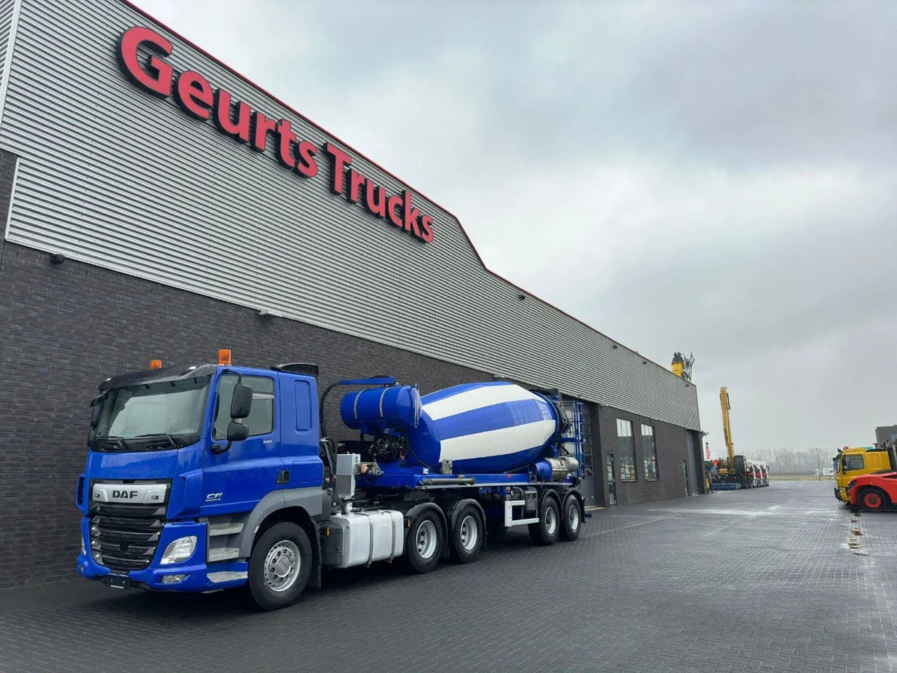DAF CF 510 6X4 + DE BUF ST2 2-ASSIGE 10M3 CONCRETE M - Xe trộn bê tông: hình 2 DAF CF 510 6X4 + DE BUF ST2 2-ASSIGE 10M3 CONCRETE M - Xe trộn bê tông: hình 2