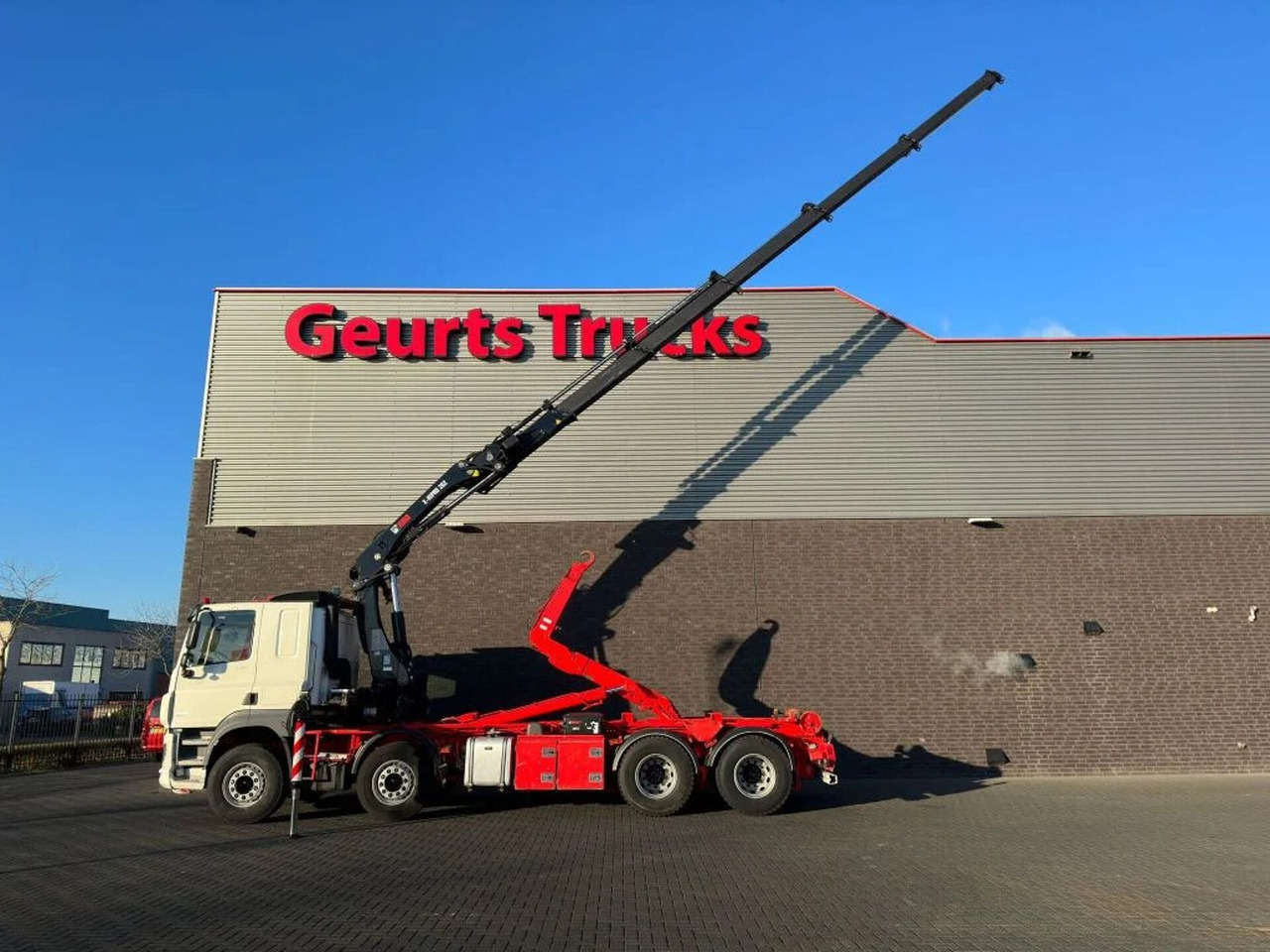 DAF CF 530 8X4 + HIAB HAAKARM + HIAB 262 EP-5 KRAAN/ - Xe tải nâng móc: hình 5 DAF CF 530 8X4 + HIAB HAAKARM + HIAB 262 EP-5 KRAAN/ - Xe tải nâng móc: hình 5