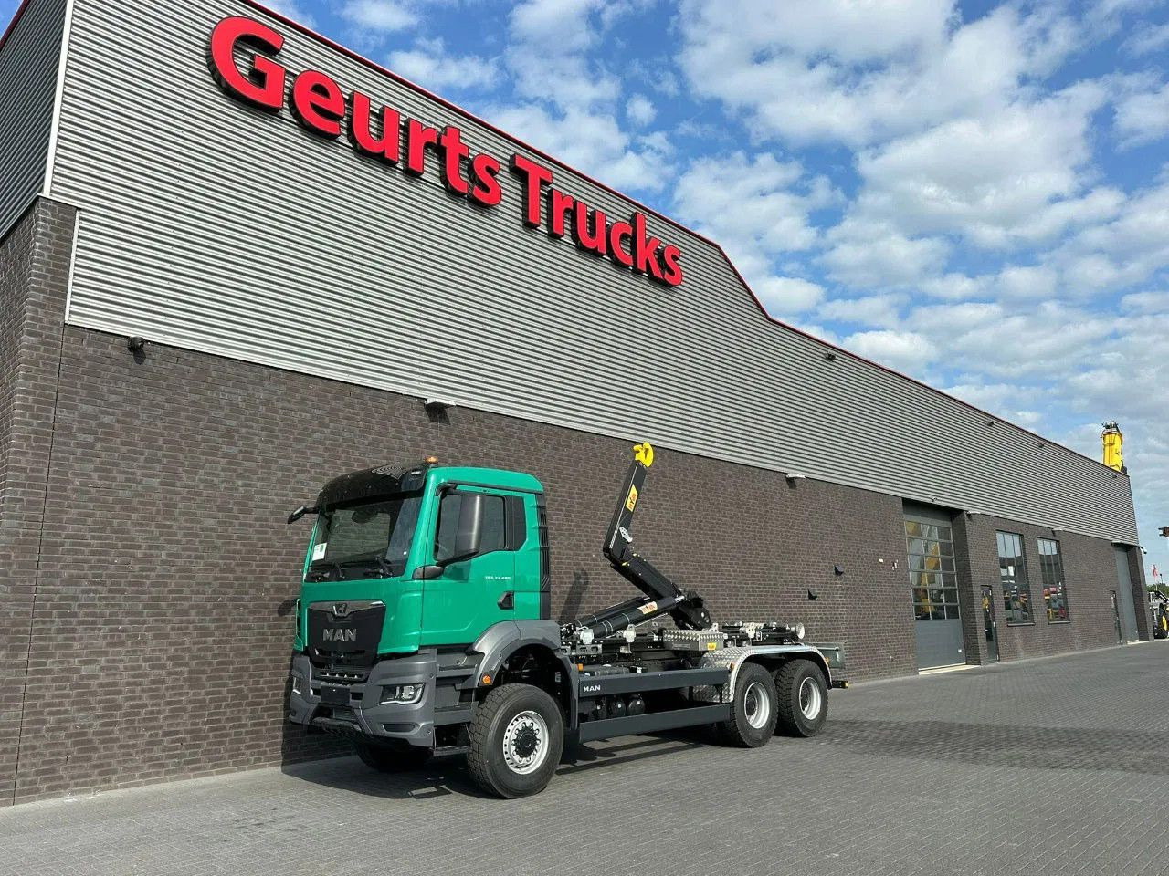 MAN TGS 33.480 6X6 HYVA LIFT 26-55-S HAAKARM / ABROL - Xe tải nâng móc: hình 2 MAN TGS 33.480 6X6 HYVA LIFT 26-55-S HAAKARM / ABROL - Xe tải nâng móc: hình 2