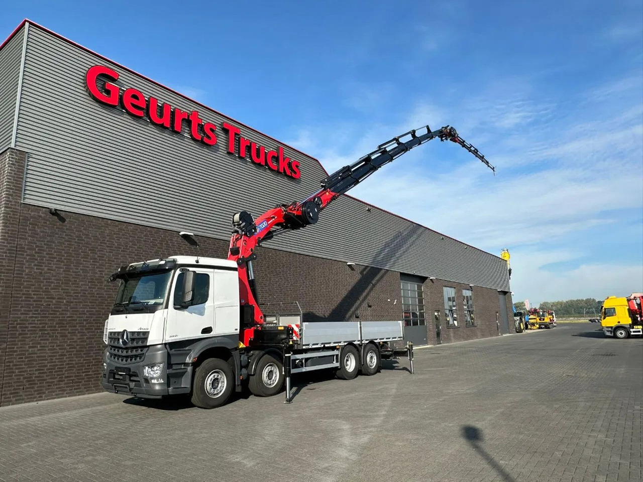 Mercedes-Benz Arocs 3251 8X2 + HMF 7020-K7 FJ 1400-K6 KRAAN/KR - Xe cẩu tự hành: hình 2 Mercedes-Benz Arocs 3251 8X2 + HMF 7020-K7 FJ 1400-K6 KRAAN/KR - Xe cẩu tự hành: hình 2