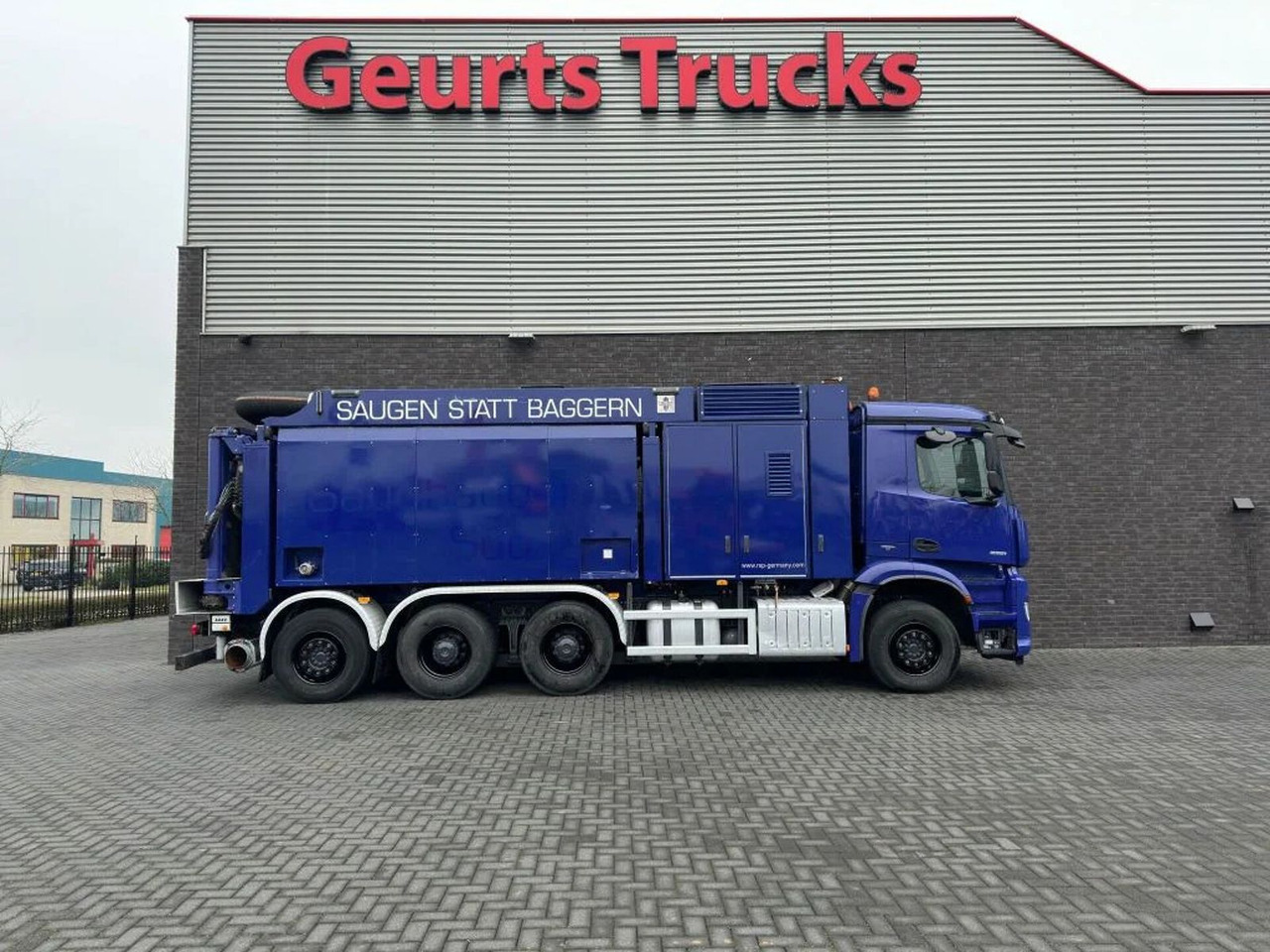 Mercedes-Benz Arocs 3251 8X4 RSP ESE 6 RD 8000 SAUGBAGGER/SUCT - Xe tải chân không: hình 4 Mercedes-Benz Arocs 3251 8X4 RSP ESE 6 RD 8000 SAUGBAGGER/SUCT - Xe tải chân không: hình 4