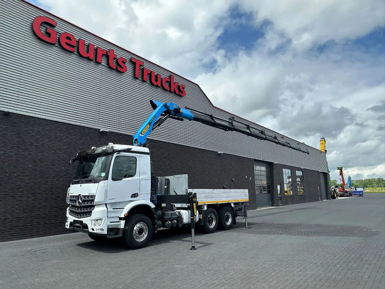 Mercedes-Benz Arocs 3351 963-2-E 6X4 KIPPER / TIPPER + PALFING - Xe cẩu tự hành: hình 2 Mercedes-Benz Arocs 3351 963-2-E 6X4 KIPPER / TIPPER + PALFING - Xe cẩu tự hành: hình 2
