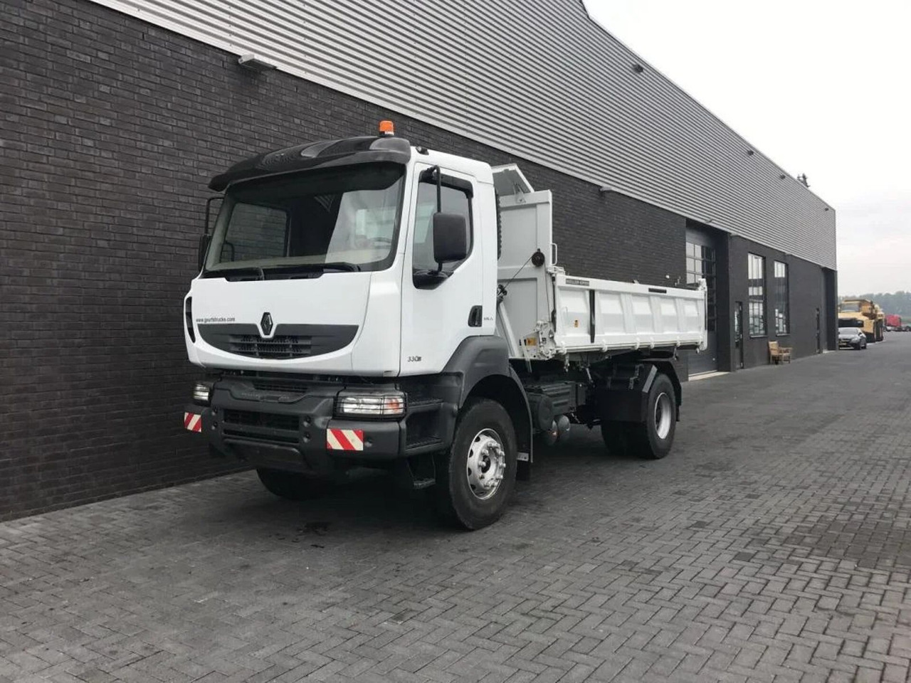 Renault Kerax 330 DXI 4X2 KIPPER/TIPPER ONLY 27.000 KM ! - Xe ben: hình 2 Renault Kerax 330 DXI 4X2 KIPPER/TIPPER ONLY 27.000 KM ! - Xe ben: hình 2