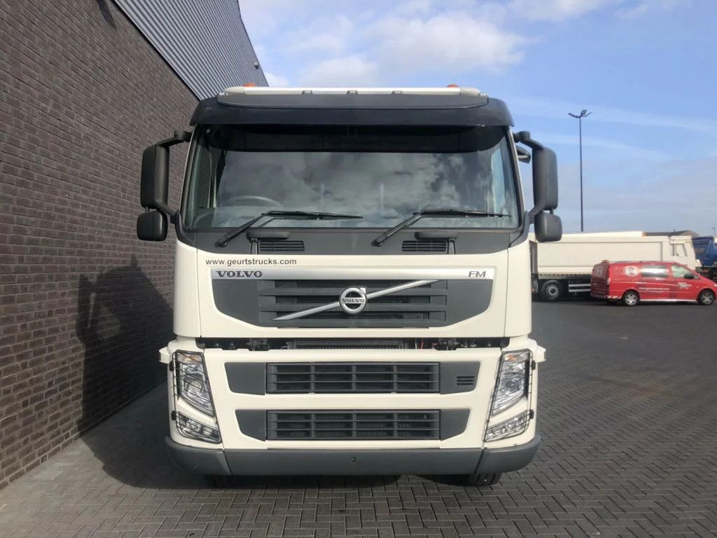 Volvo FM 370 6X4 CARGO TRUCK RHD UNUSED - Xe tải thùng lửng/ Phẳng: hình 5 Volvo FM 370 6X4 CARGO TRUCK RHD UNUSED - Xe tải thùng lửng/ Phẳng: hình 5