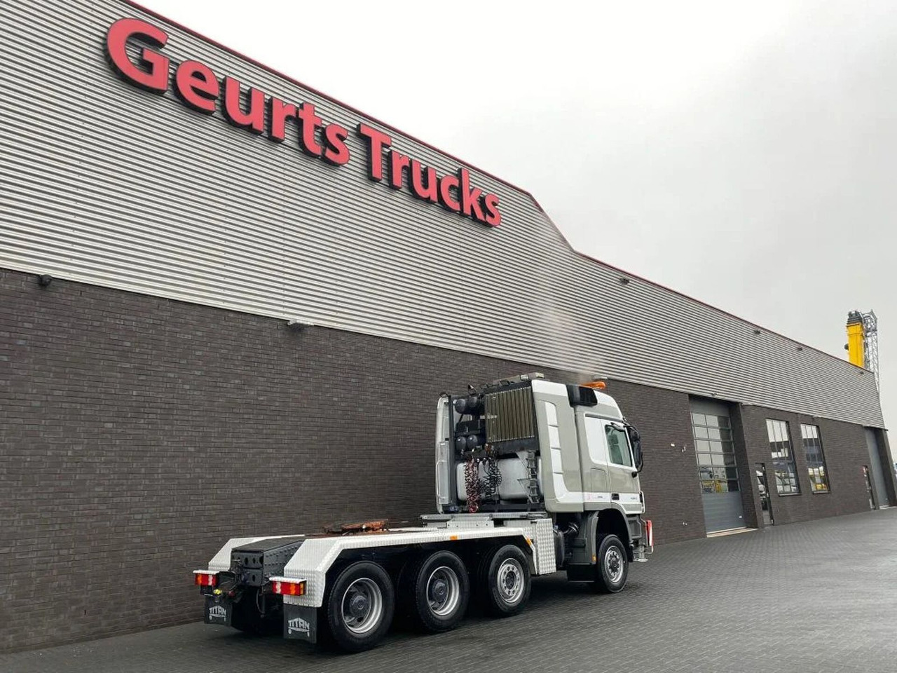 Mercedes-Benz Actros 4360 V8 8X6 V8 SLT TITAN HEAVY DUTY TRACT - Xe đầu kéo: hình 5 Mercedes-Benz Actros 4360 V8 8X6 V8 SLT TITAN HEAVY DUTY TRACT - Xe đầu kéo: hình 5
