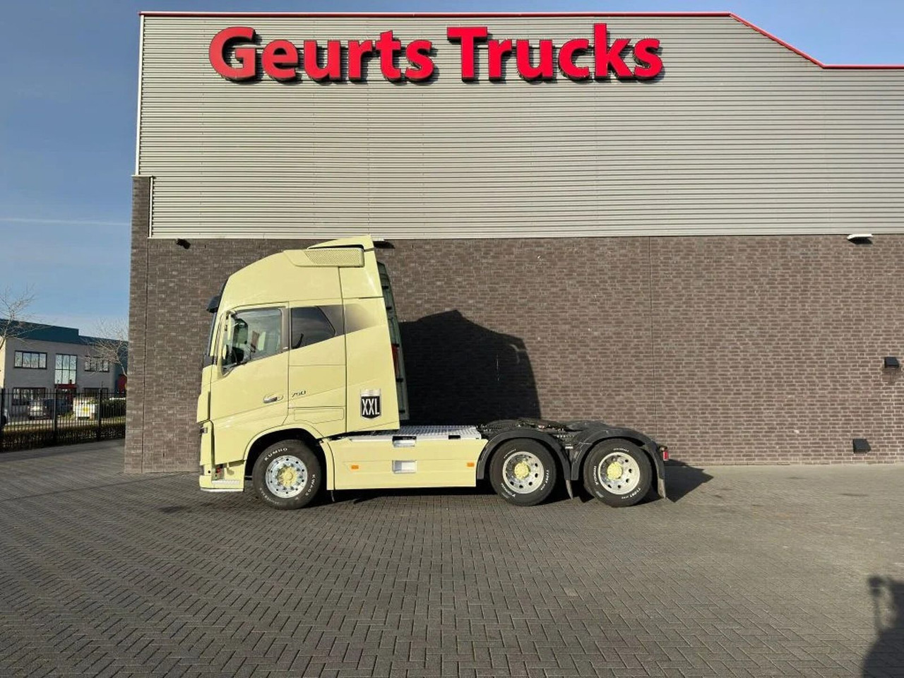 Xe đầu kéo Volvo FH 16.750 6X4 XXL CABINE TREKKER/SZM/TRACTOR: hình 1
