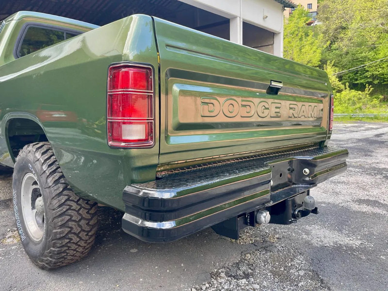 Dodge Ram 150 Custom V8 Benzine - Xe bán tải: hình 4 Dodge Ram 150 Custom V8 Benzine - Xe bán tải: hình 4