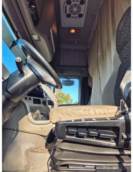 DAF XF 105-460pk ........ only 618000km. - Xe đầu kéo: hình 4 DAF XF 105-460pk ........ only 618000km. - Xe đầu kéo: hình 4