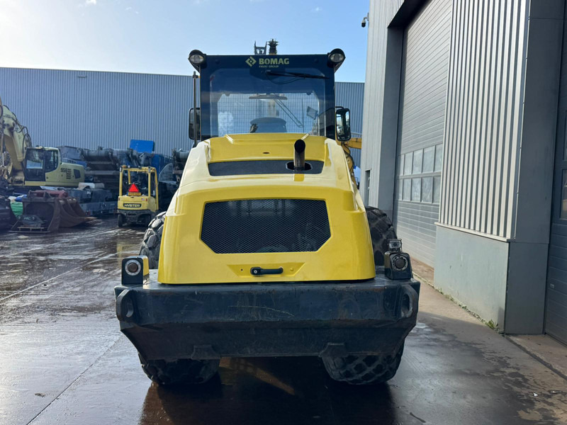 Bomag BW213D-5 - Máy lăn: hình 4 Bomag BW213D-5 - Máy lăn: hình 4