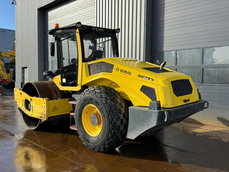 Bomag BW213D-5 - Máy lăn: hình 3 Bomag BW213D-5 - Máy lăn: hình 3
