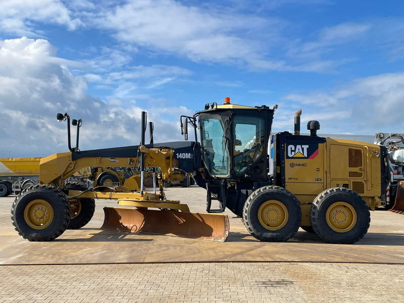 Caterpillar 140M2 - Máy san: hình 1 Caterpillar 140M2 - Máy san: hình 1