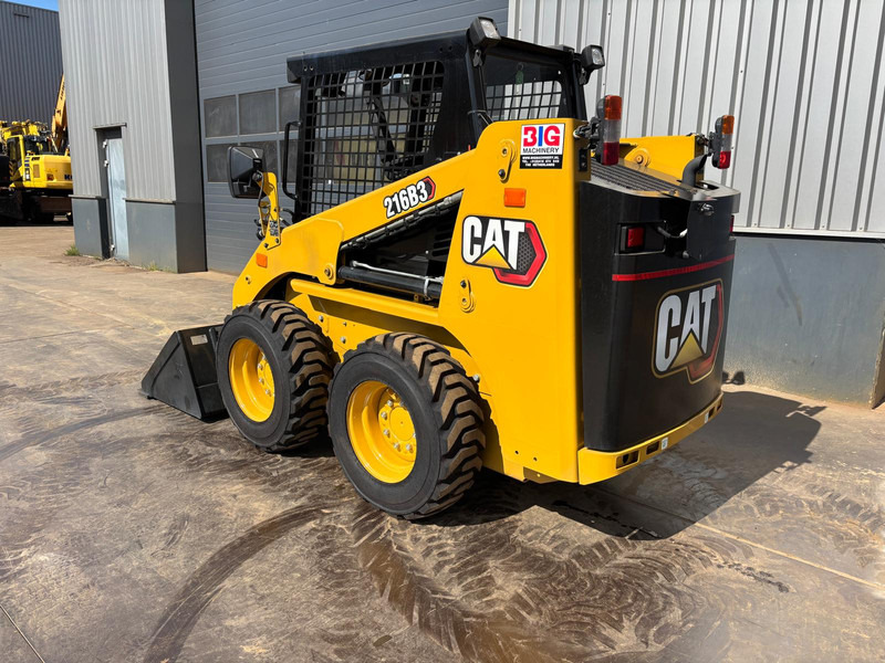 Caterpillar 216B3 - Máy xúc lật: hình 3 Caterpillar 216B3 - Máy xúc lật: hình 3