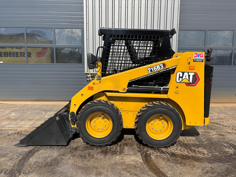 Caterpillar 216B3 - Máy xúc lật: hình 2 Caterpillar 216B3 - Máy xúc lật: hình 2