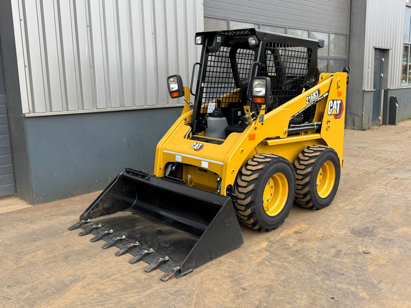 Caterpillar 216B3 - Máy xúc lật bánh lốp: hình 3 Caterpillar 216B3 - Máy xúc lật bánh lốp: hình 3