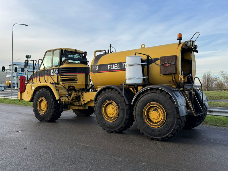 Caterpillar 725 Fuel truck - Xe bồn: hình 3 Caterpillar 725 Fuel truck - Xe bồn: hình 3