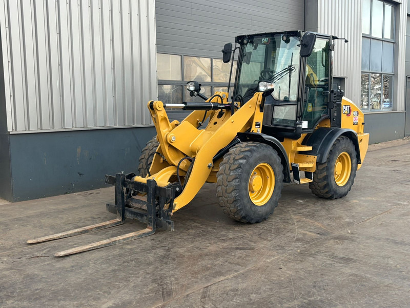 Caterpillar 908 - Máy xúc lật bánh lốp: hình 2 Caterpillar 908 - Máy xúc lật bánh lốp: hình 2