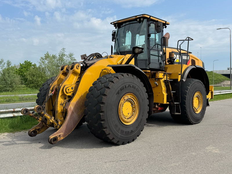 Caterpillar 980M - Máy xúc lật bánh lốp: hình 2 Caterpillar 980M - Máy xúc lật bánh lốp: hình 2