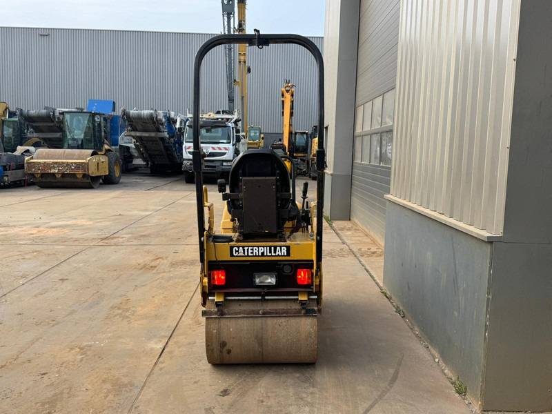 Caterpillar CB114 - Máy lăn: hình 4 Caterpillar CB114 - Máy lăn: hình 4