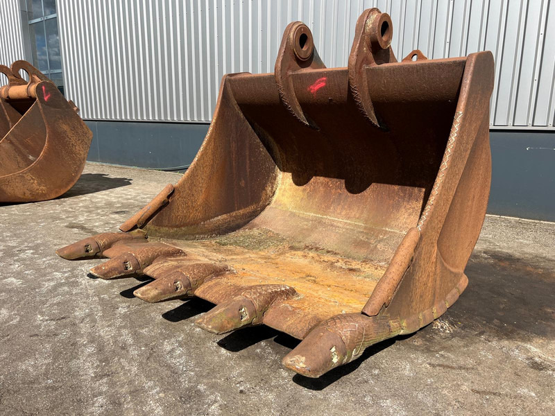 Caterpillar Caterpillar 385 bucket with teeth - Gầu: hình 1 Caterpillar Caterpillar 385 bucket with teeth - Gầu: hình 1
