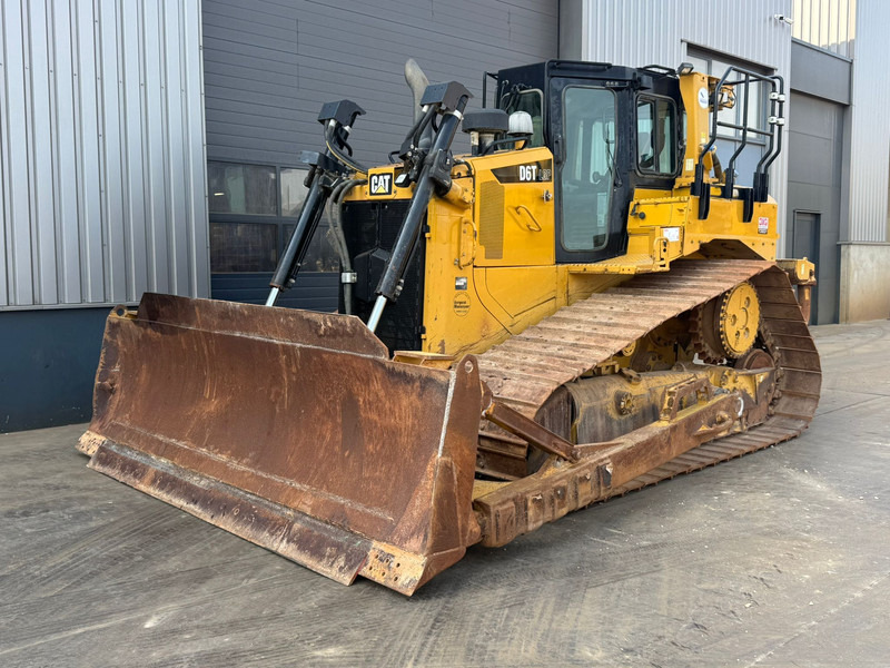 Caterpillar D6T LGP - Máy ủi: hình 2 Caterpillar D6T LGP - Máy ủi: hình 2