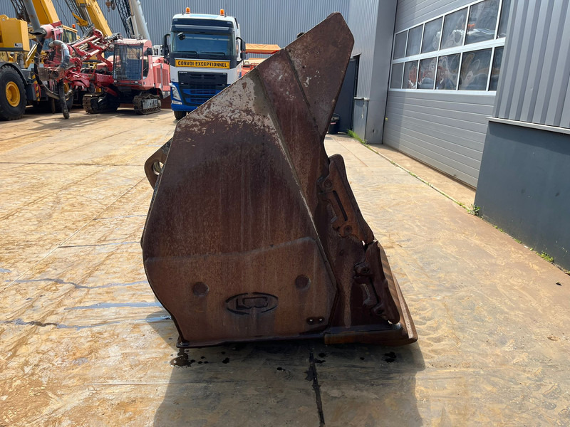 Doosan Bucket DL420-3 4500 l - Gầu: hình 5 Doosan Bucket DL420-3 4500 l - Gầu: hình 5