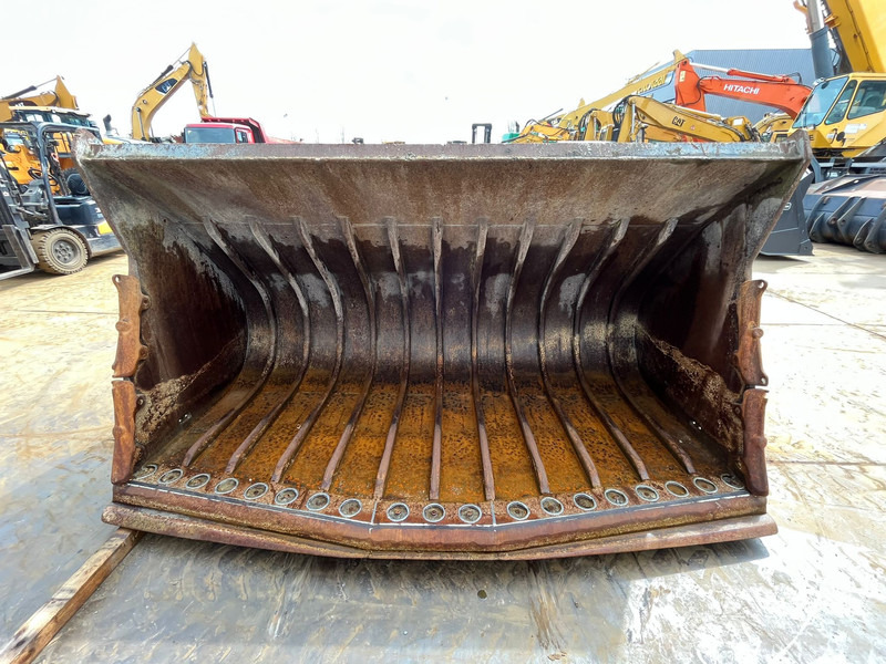 Doosan Bucket DL420-3 4500 l - Gầu: hình 3 Doosan Bucket DL420-3 4500 l - Gầu: hình 3
