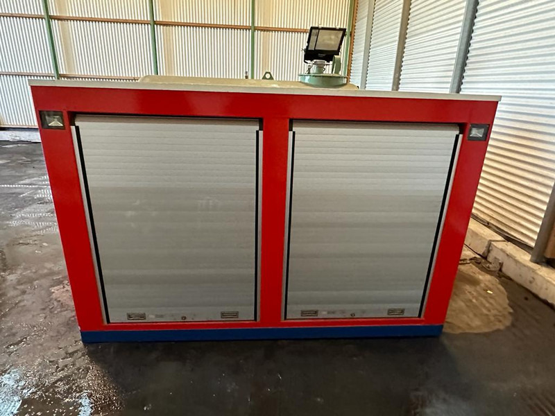 Emiliana Serbatoi Service Truck Structure / NEW - Bồn chứa: hình 4 Emiliana Serbatoi Service Truck Structure / NEW - Bồn chứa: hình 4