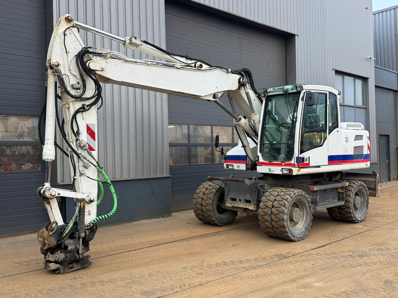 Volvo EW160D - Máy xúc bánh lốp: hình 2 Volvo EW160D - Máy xúc bánh lốp: hình 2