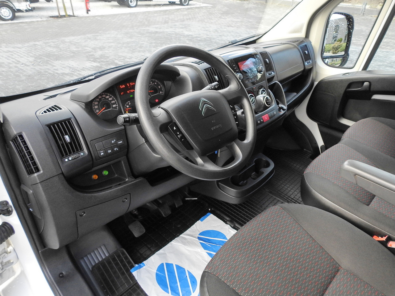 CITROEN JUMPER BOX DELIVERY VAN 6 SEATS AIR CONDITIONING 140HP - Xe van chở hàng: hình 2 CITROEN JUMPER BOX DELIVERY VAN 6 SEATS AIR CONDITIONING 140HP - Xe van chở hàng: hình 2