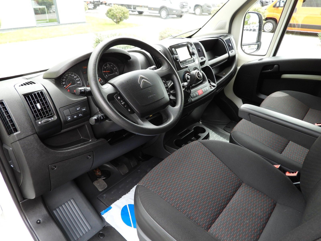 Citroën JUMPER KOFFER AUFZUG 8 PALETTEN TEMPOMAT NAVI Citroën JUMPER KOFFER AUFZUG 8 PALETTEN TEMPOMAT NAVI - Xe tải nhỏ thùng kín: hình 2 Citroën JUMPER KOFFER AUFZUG 8 PALETTEN TEMPOMAT NAVI Citroën JUMPER KOFFER AUFZUG 8 PALETTEN TEMPOMAT NAVI - Xe tải nhỏ thùng kín: hình 2