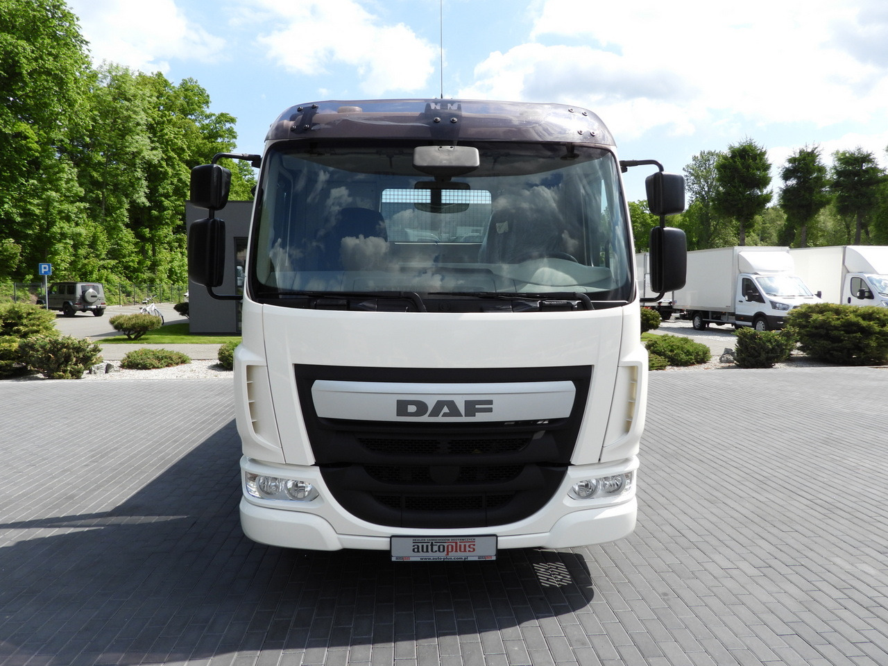 DAF LF 180 THREE-WAY TIPPER CRUISE CONTROL LED LIGHTS AUTOMATIC TRANSMISSION TWIN WHEELS AIR CONDITIONING 180HP - Xe ben: hình 5 DAF LF 180 THREE-WAY TIPPER CRUISE CONTROL LED LIGHTS AUTOMATIC TRANSMISSION TWIN WHEELS AIR CONDITIONING 180HP - Xe ben: hình 5