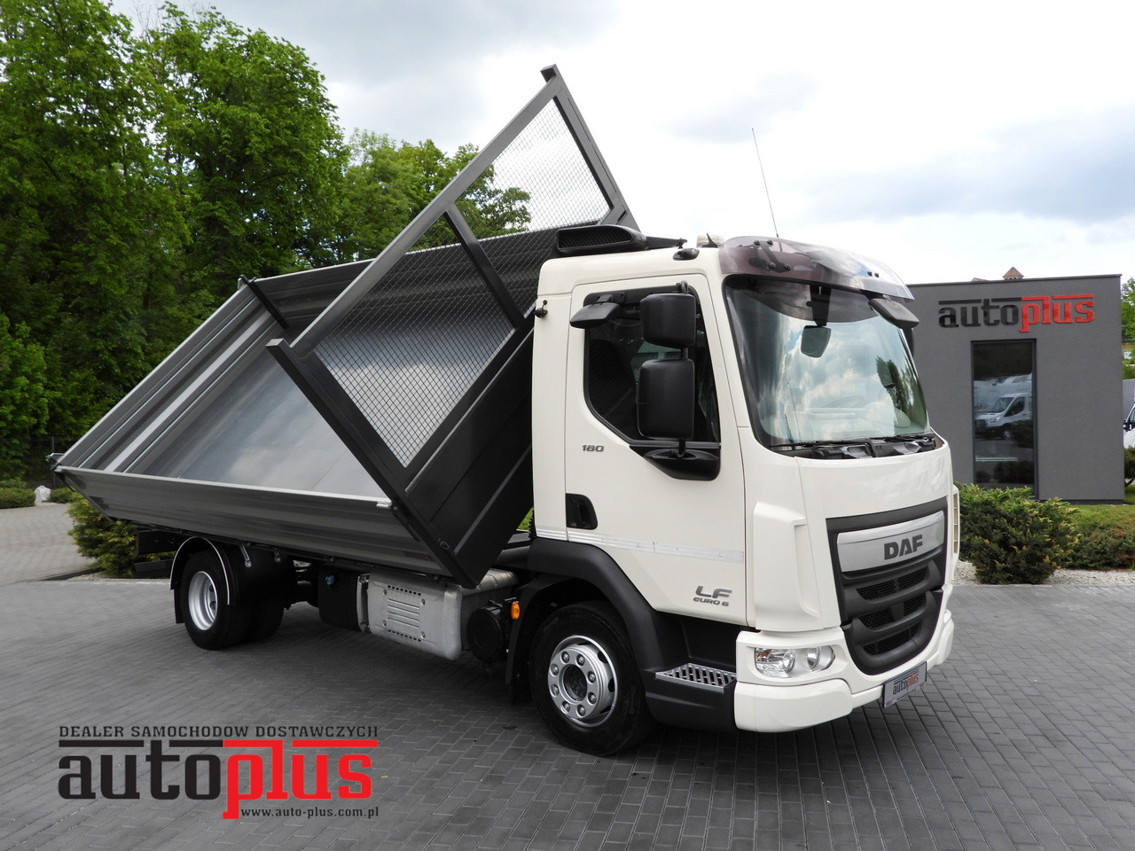 DAF LF 180 THREE-WAY TIPPER CRUISE CONTROL LED LIGHTS AUTOMATIC TRANSMISSION TWIN WHEELS AIR CONDITIONING 180HP - Xe ben: hình 1 DAF LF 180 THREE-WAY TIPPER CRUISE CONTROL LED LIGHTS AUTOMATIC TRANSMISSION TWIN WHEELS AIR CONDITIONING 180HP - Xe ben: hình 1