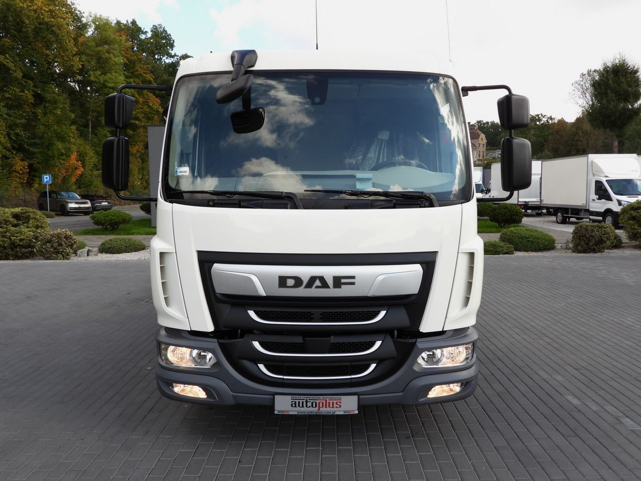 DAF LF 230 CONTAINER CARRIER PLATFORM + TRAILER WEBASTO CRUISE CONTROL LED LIGHTS PNEUMATICS AUTOMATIC TRANSMISSION TWIN WHEELS AIR CONDITIONING 230HP - Xe chở container/ Xe tải hoán đổi thân: hình 5 DAF LF 230 CONTAINER CARRIER PLATFORM + TRAILER WEBASTO CRUISE CONTROL LED LIGHTS PNEUMATICS AUTOMATIC TRANSMISSION TWIN WHEELS AIR CONDITIONING 230HP - Xe chở container/ Xe tải hoán đổi thân: hình 5