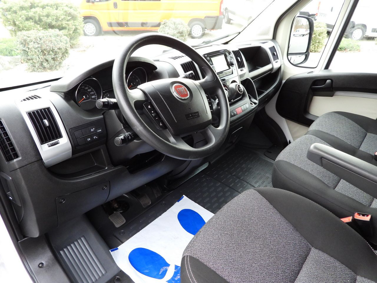 FIAT DUCATO BOX LIFT 8 PALLETS CRUISE CONTROL NAVIGATION LED LIGHTS AIR CONDITIONING 130HP - Xe tải nhỏ thùng kín: hình 2 FIAT DUCATO BOX LIFT 8 PALLETS CRUISE CONTROL NAVIGATION LED LIGHTS AIR CONDITIONING 130HP - Xe tải nhỏ thùng kín: hình 2