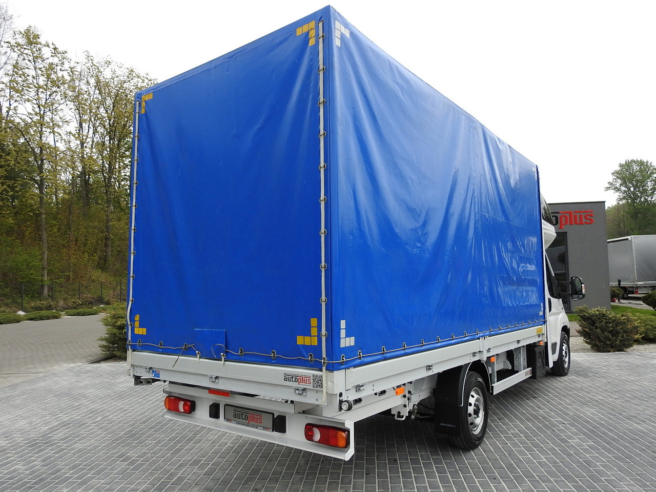 FIAT DUCATO  TARPAULIN 10 PALLETS WEBASTO CRUISE CONTROL AIR CONDITIONING  180HP - Xe van thùng mui bạt: hình 3 FIAT DUCATO  TARPAULIN 10 PALLETS WEBASTO CRUISE CONTROL AIR CONDITIONING  180HP - Xe van thùng mui bạt: hình 3