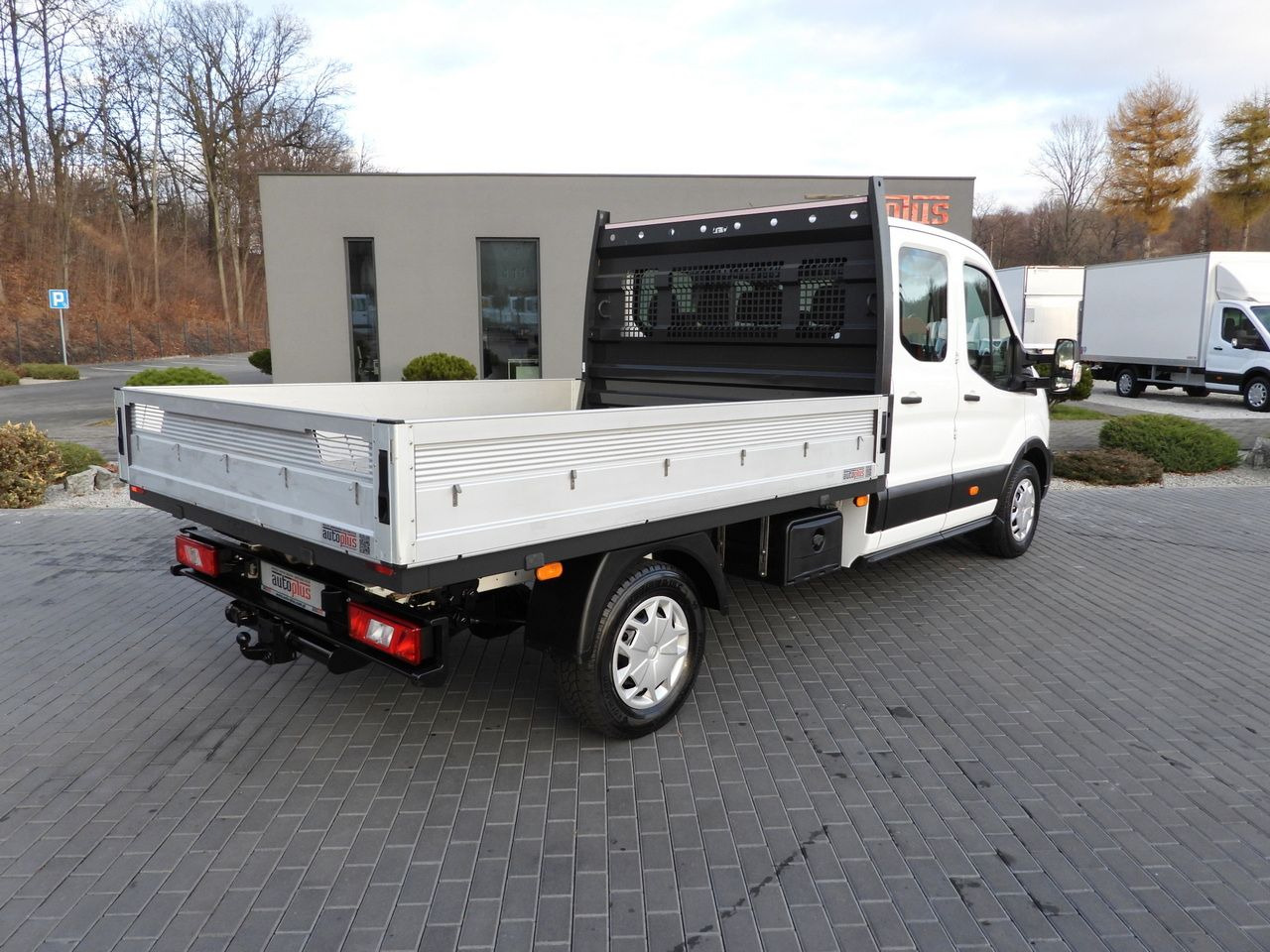 FORD TRANSIT 4x4 STAKE BODY DOUBLE CABIN DOKA 6 SEATS CRUISE CONTROL LED LIGHTS AIR CONDITIONING 170HP - Xe tải van: hình 3 FORD TRANSIT 4x4 STAKE BODY DOUBLE CABIN DOKA 6 SEATS CRUISE CONTROL LED LIGHTS AIR CONDITIONING 170HP - Xe tải van: hình 3