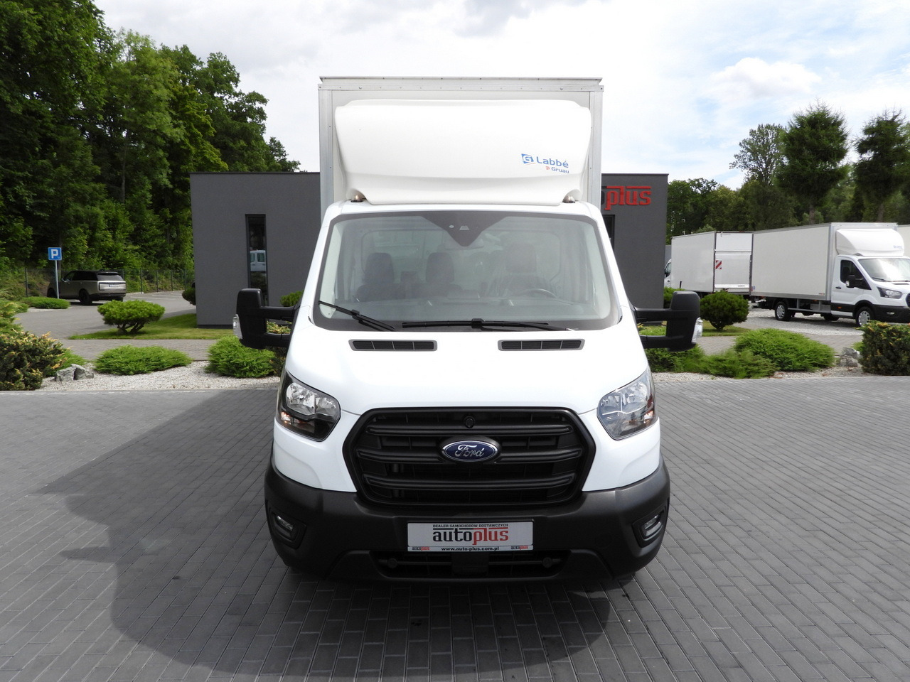 FORD TRANSIT BOX 8 PALLETS CRUISE CONTROL AIR CONDITIONING 130HP - Xe tải nhỏ thùng kín: hình 5 FORD TRANSIT BOX 8 PALLETS CRUISE CONTROL AIR CONDITIONING 130HP - Xe tải nhỏ thùng kín: hình 5