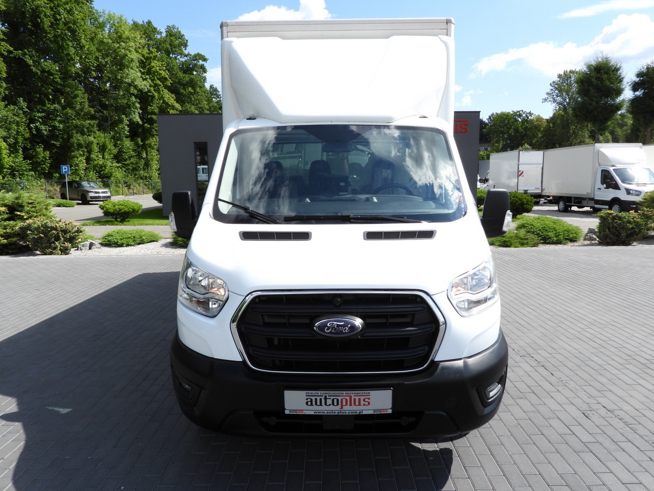 FORD TRANSIT BOX LIFT 8 PALLETS CRUISE CONTROL LED LIGHTS TWIN WHEELS AIR CONDITIONING 130HP - Xe tải nhỏ thùng kín: hình 5 FORD TRANSIT BOX LIFT 8 PALLETS CRUISE CONTROL LED LIGHTS TWIN WHEELS AIR CONDITIONING 130HP - Xe tải nhỏ thùng kín: hình 5