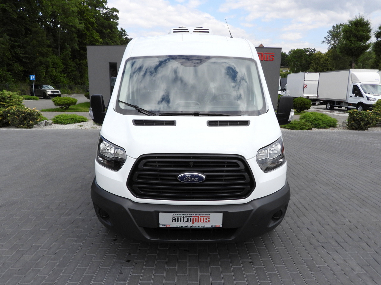 FORD TRANSIT REFRIGERATOR VAN 5*C AIR CONDITIONING 105HP - Xe van đông lạnh: hình 5 FORD TRANSIT REFRIGERATOR VAN 5*C AIR CONDITIONING 105HP - Xe van đông lạnh: hình 5