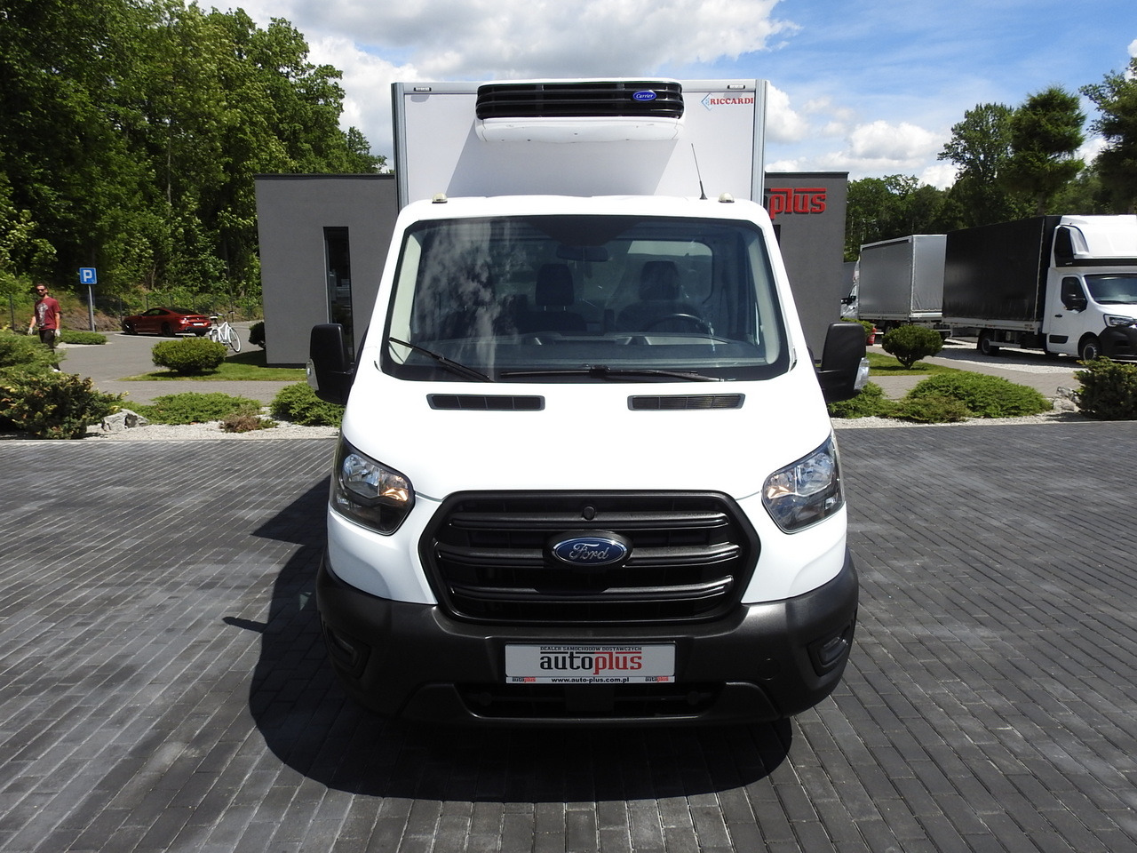 FORD TRANSIT REGRIGERATOR BOX 0*C POWER SUPPLY 230V CRUISE CONTROL AIR CONDITIONING TWIN WHEELS 170HP - Xe van đông lạnh: hình 5 FORD TRANSIT REGRIGERATOR BOX 0*C POWER SUPPLY 230V CRUISE CONTROL AIR CONDITIONING TWIN WHEELS 170HP - Xe van đông lạnh: hình 5