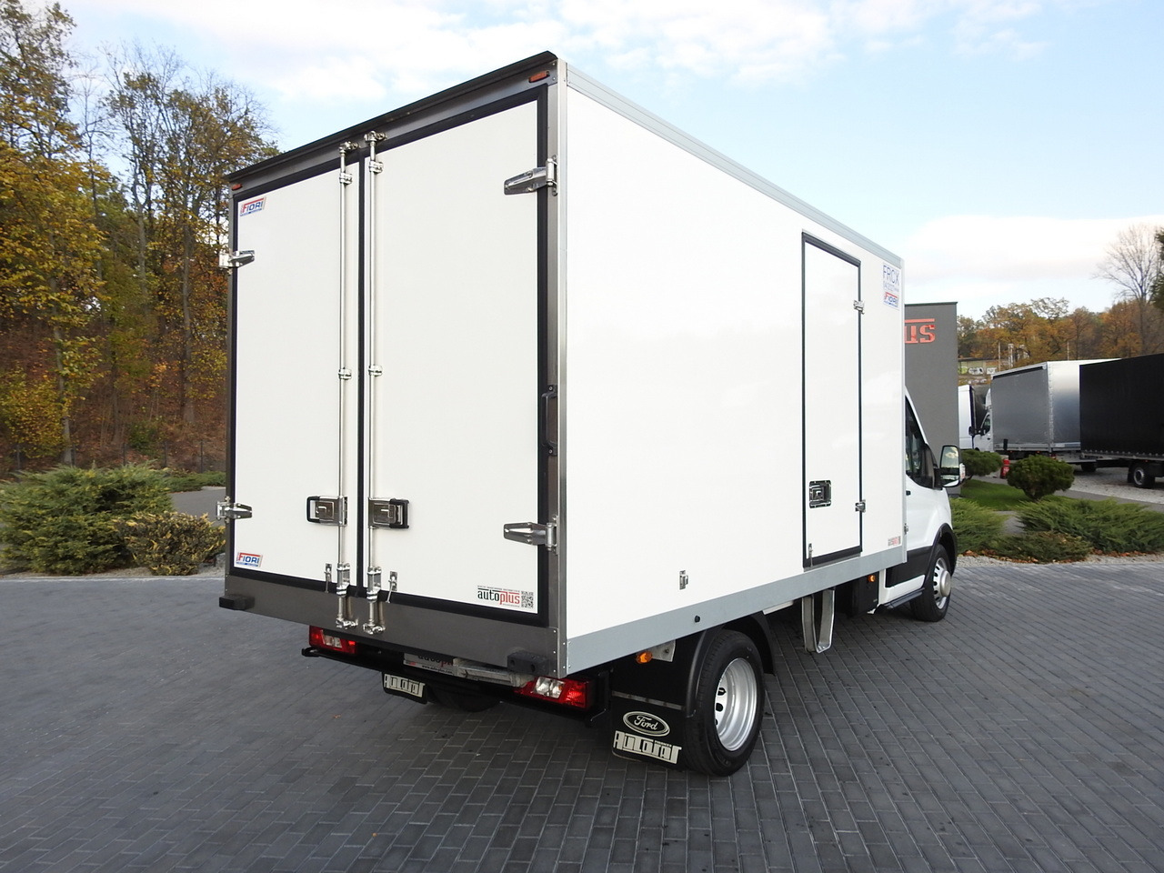 FORD TRANSIT REGRIGERATOR BOX -10*C POWER SUPPLY 230V CRUISE CONTROL AIR CONDITIONING LED LIGHTS PNEUMATICS TWIN WHEELS 130HP - Xe van đông lạnh: hình 3 FORD TRANSIT REGRIGERATOR BOX -10*C POWER SUPPLY 230V CRUISE CONTROL AIR CONDITIONING LED LIGHTS PNEUMATICS TWIN WHEELS 130HP - Xe van đông lạnh: hình 3