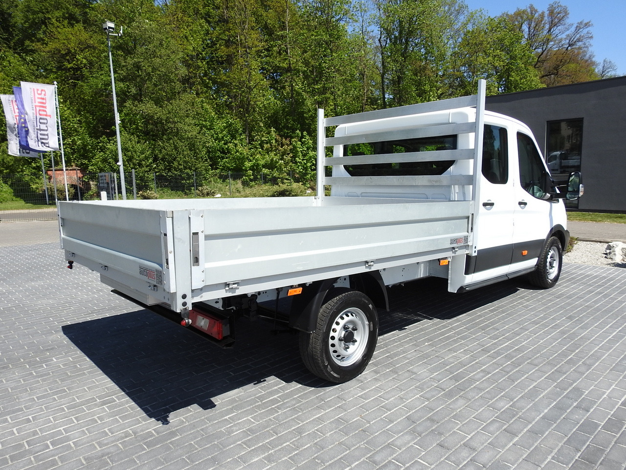 FORD TRANSIT STAKE BODY DOUBLE CABIN DOKA 7 SEATS AIR CONDITIONING 130HP - Xe tải van: hình 3 FORD TRANSIT STAKE BODY DOUBLE CABIN DOKA 7 SEATS AIR CONDITIONING 130HP - Xe tải van: hình 3