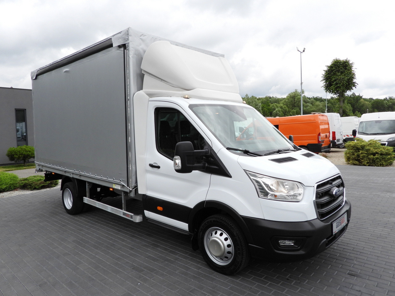FORD TRANSIT TARPAULIN 8 PALLETS CRUISE CONTROL LED LIGHTS TWIN WHEELS AIR CONDITIONING 130HP - Xe van thùng mui bạt: hình 4 FORD TRANSIT TARPAULIN 8 PALLETS CRUISE CONTROL LED LIGHTS TWIN WHEELS AIR CONDITIONING 130HP - Xe van thùng mui bạt: hình 4