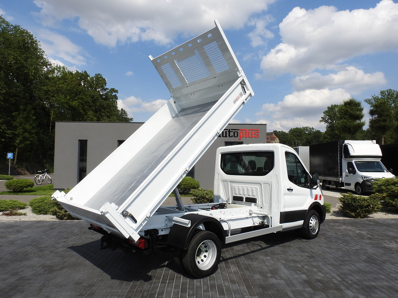 FORD TRANSIT TIPPER CRUISE CONTROL AIR CONDITIONING TWIN WHEELS 170HP - Xe ben nhỏ: hình 3 FORD TRANSIT TIPPER CRUISE CONTROL AIR CONDITIONING TWIN WHEELS 170HP - Xe ben nhỏ: hình 3