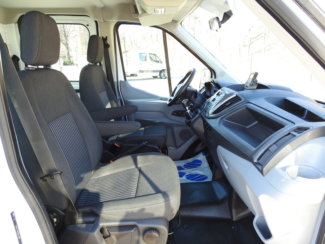 Xe ben nhỏ FORD TRANSIT TIPPER DOUBLE CABIN DOKA 6 SEATS CRUISE CONTROL AIR CONDITIONING 130HP: hình 37 Xe ben nhỏ FORD TRANSIT TIPPER DOUBLE CABIN DOKA 6 SEATS CRUISE CONTROL AIR CONDITIONING 130HP: hình 37