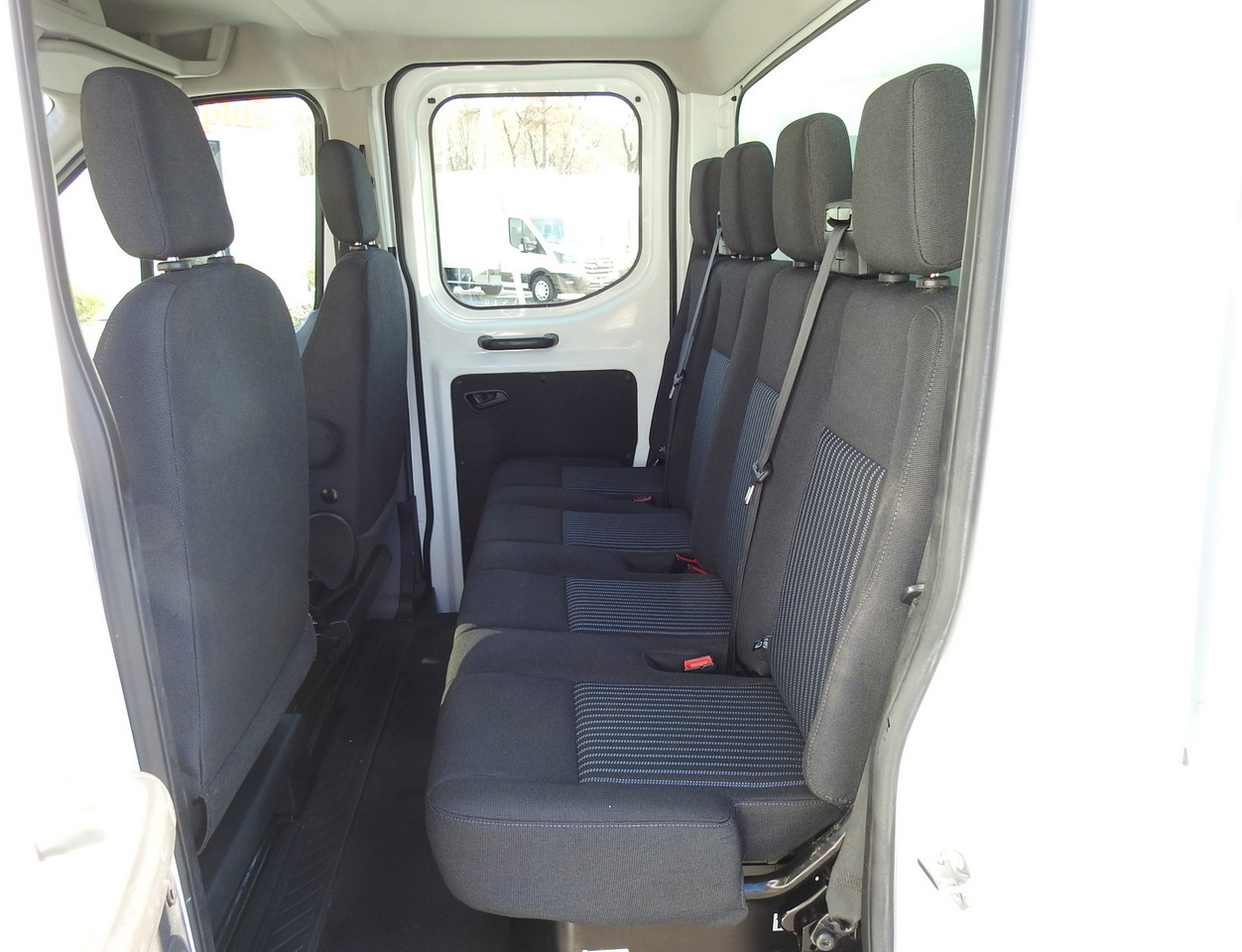 Xe ben nhỏ FORD TRANSIT TIPPER DOUBLE CABIN DOKA 6 SEATS CRUISE CONTROL AIR CONDITIONING 130HP: hình 41 Xe ben nhỏ FORD TRANSIT TIPPER DOUBLE CABIN DOKA 6 SEATS CRUISE CONTROL AIR CONDITIONING 130HP: hình 41