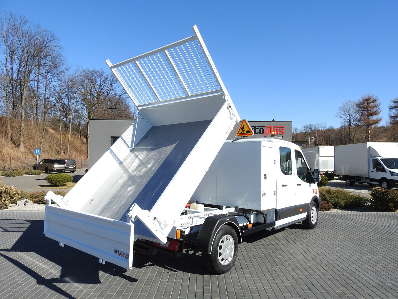 FORD TRANSIT TIPPER DOUBLE CABIN DOKA 6 SEATS CRUISE CONTROL AIR CONDITIONING 130HP - Xe ben nhỏ: hình 3 FORD TRANSIT TIPPER DOUBLE CABIN DOKA 6 SEATS CRUISE CONTROL AIR CONDITIONING 130HP - Xe ben nhỏ: hình 3