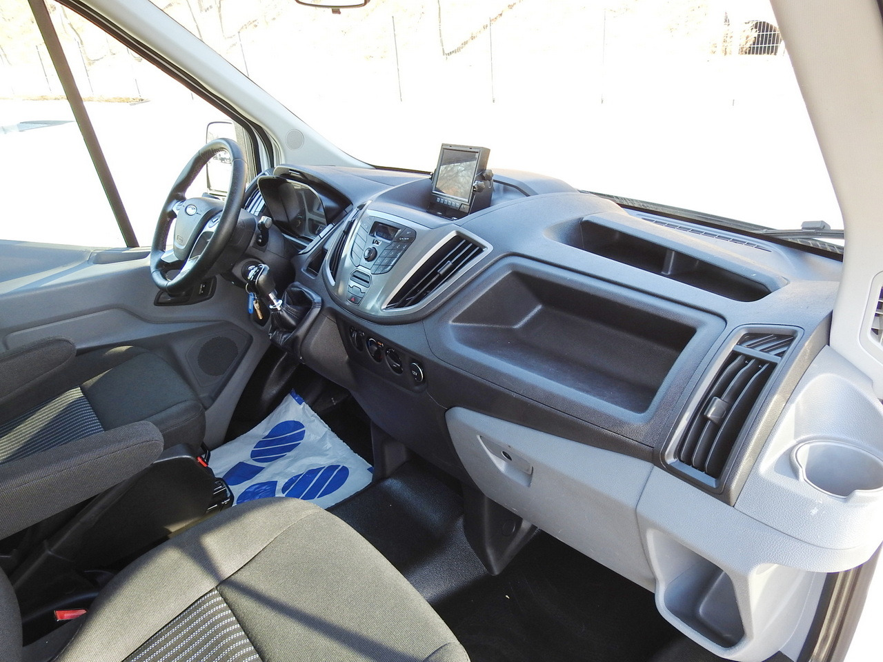 Xe ben nhỏ FORD TRANSIT TIPPER DOUBLE CABIN DOKA 6 SEATS CRUISE CONTROL AIR CONDITIONING 130HP: hình 39 Xe ben nhỏ FORD TRANSIT TIPPER DOUBLE CABIN DOKA 6 SEATS CRUISE CONTROL AIR CONDITIONING 130HP: hình 39