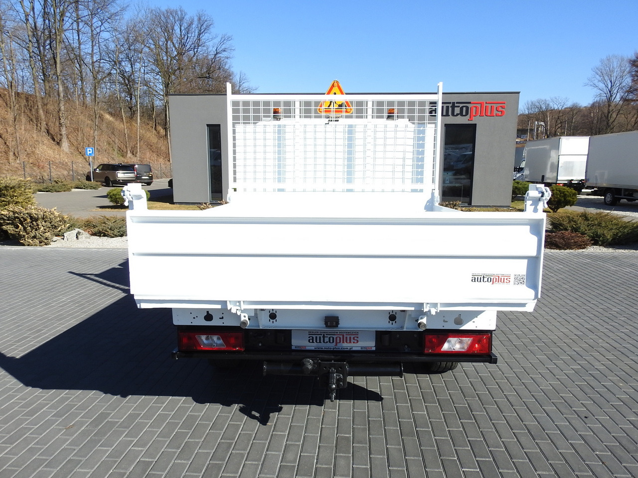 Xe ben nhỏ FORD TRANSIT TIPPER DOUBLE CABIN DOKA 6 SEATS CRUISE CONTROL AIR CONDITIONING 130HP: hình 10 Xe ben nhỏ FORD TRANSIT TIPPER DOUBLE CABIN DOKA 6 SEATS CRUISE CONTROL AIR CONDITIONING 130HP: hình 10